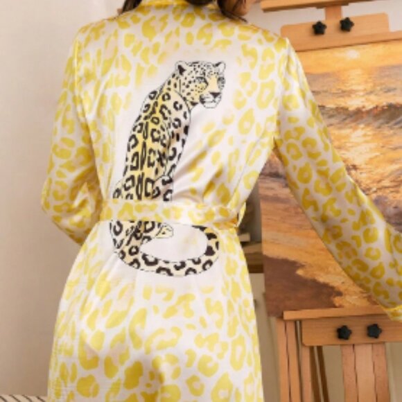 NEW Yellow Leopard Print Satin Robe - Picture 2 of 3